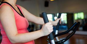Strength training program for pregnant women in the gym
